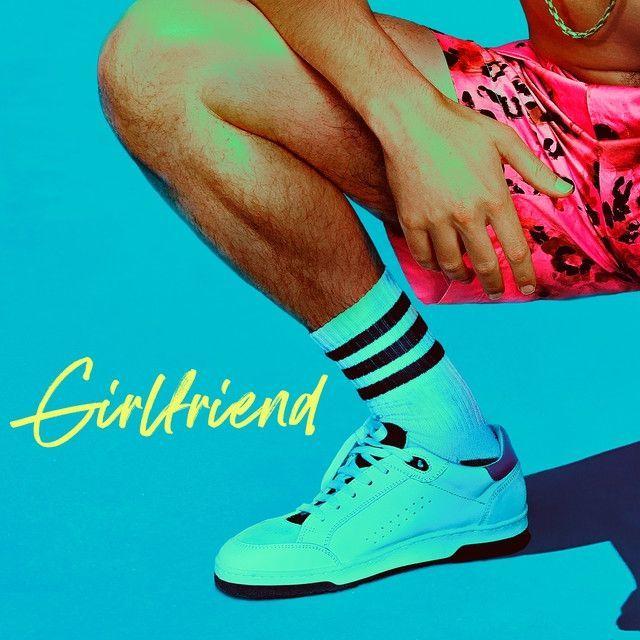 Portada de Sencillo/EP "Girlfriend", de Charlie Puth