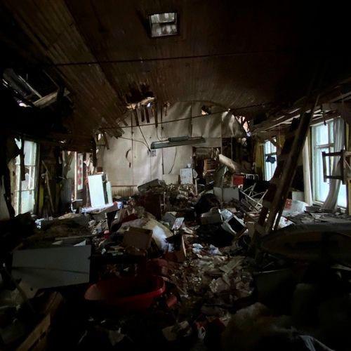 Capa do Single/EP "Broken Places", de Lxandra