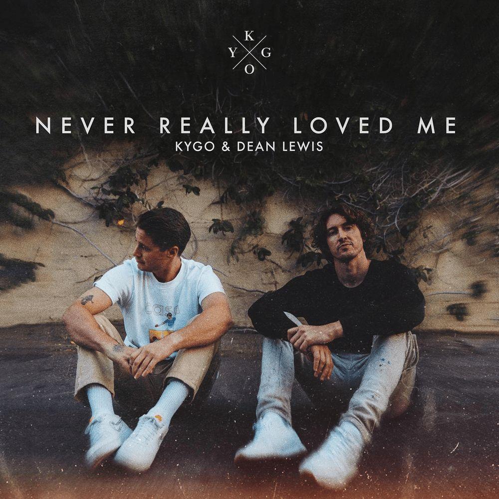 Capa do álbum "Never Really Loved Me", de Kygo