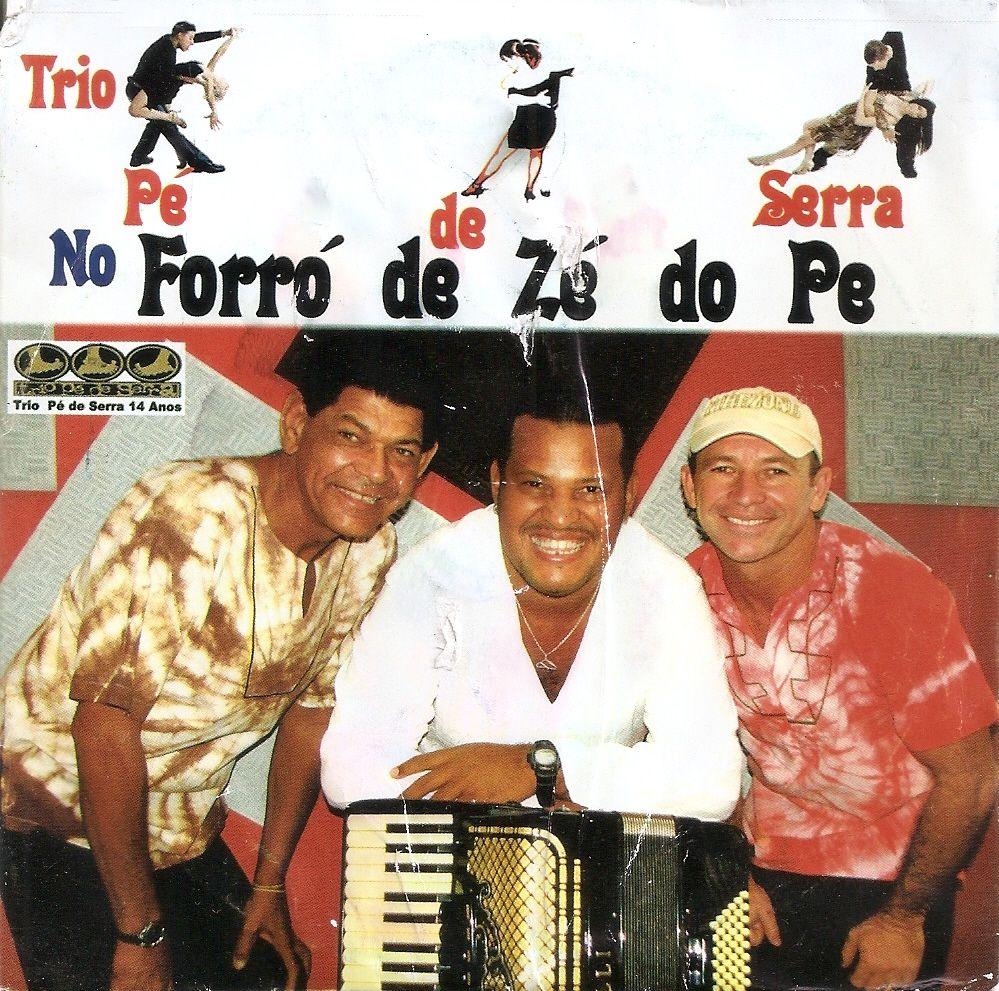 Portada de Álbum "No Forró de Zé do Pé", de Trio Pé De Serra