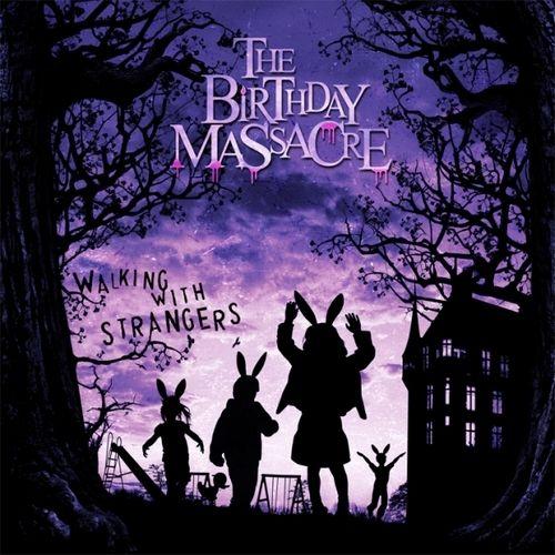 Portada de Álbum "Walking With Strangers", de The Birthday Massacre