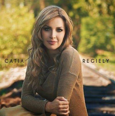 Portada de Álbum "O Mundo Vai Ouvir", de Catia Regiely