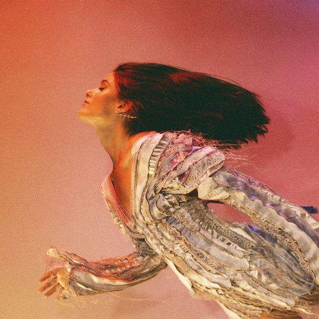 Capa do álbum "Soaked", de Léon