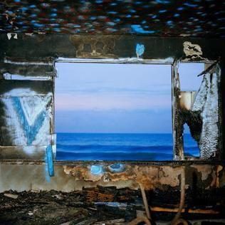 Capa do Álbum "Fading Frontier", de Deerhunter