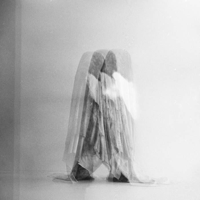 Capa do Álbum "T E R R A S V A Z I A S", de Nooma