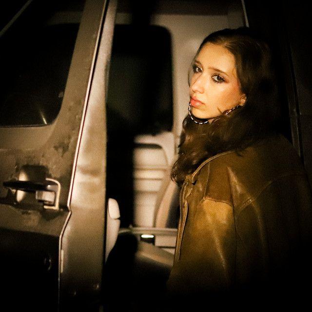 Portada de Sencillo/EP "i'm yours", de Isabel LaRosa