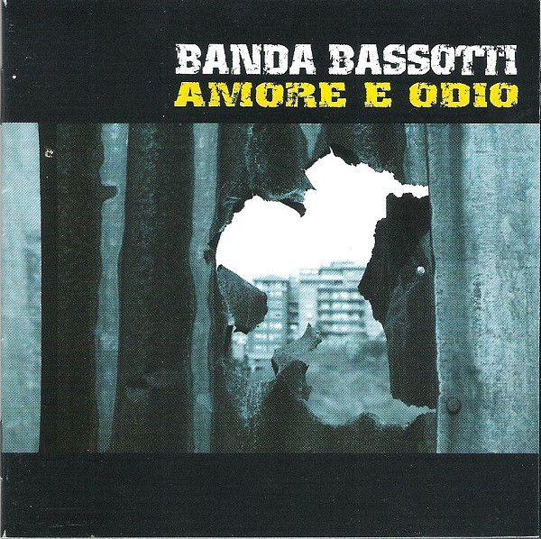 Album cover of "Amore e Odio" by Banda Bassotti