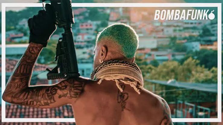 Portada de Sencillo/EP "O Sol So Vê o Crime", de Mc Maurinho de Fabri