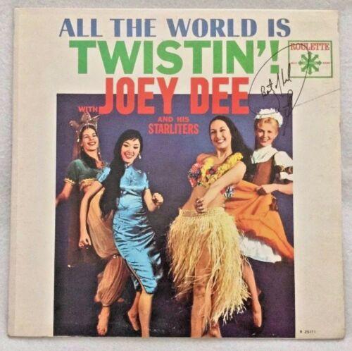 Portada de Álbum "All The World Is Twistin'!", de Joey Dee & The Starliters
