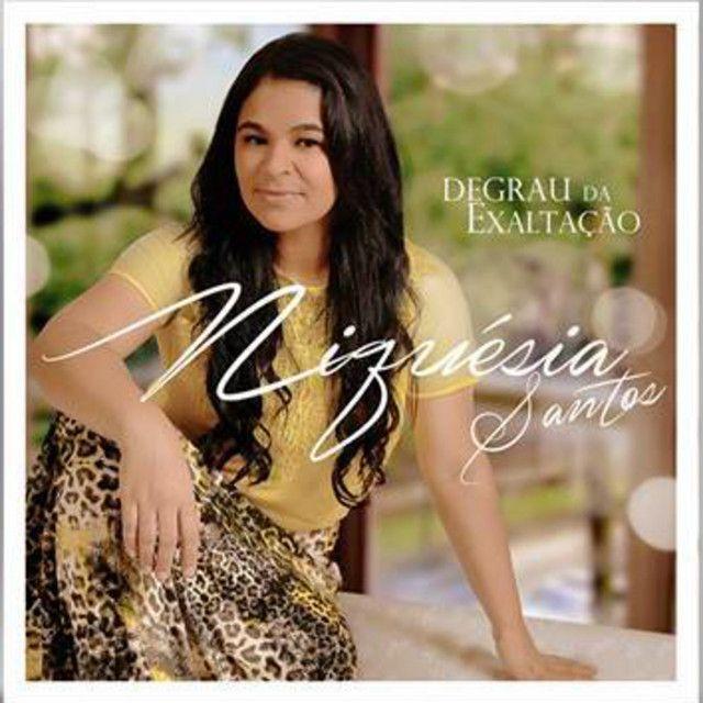Portada de Álbum "Degrau da Exaltação", de Niquésia Santos