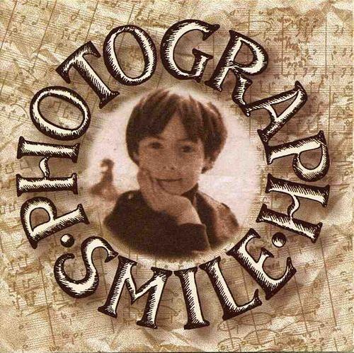 Portada de Álbum "Photograph Smile", de Julian Lennon