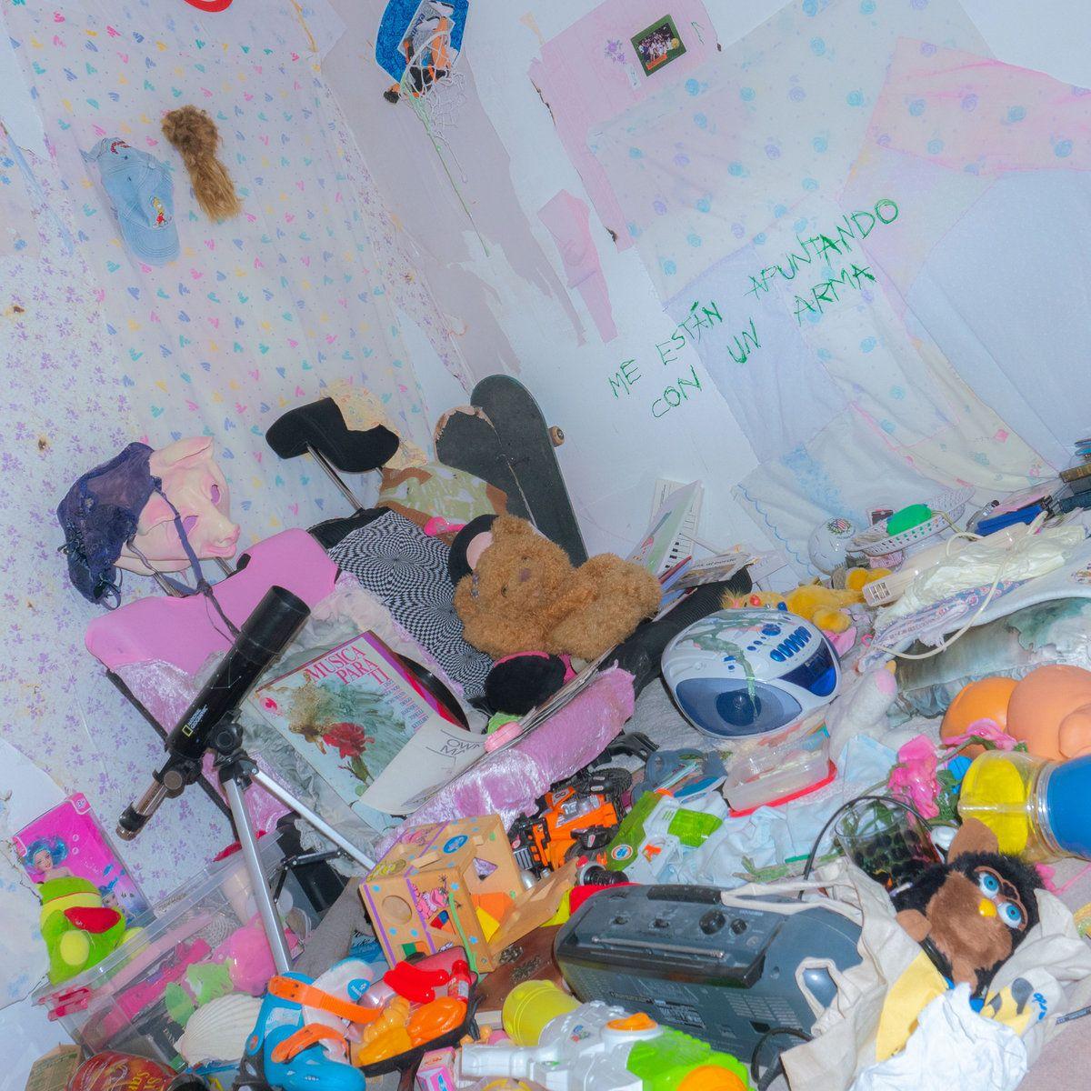 Portada de Álbum "Me están apuntando con un arma", de Aiko el grupo