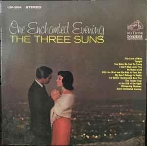 Capa do álbum "One Enchanted Evening", de The Three Suns