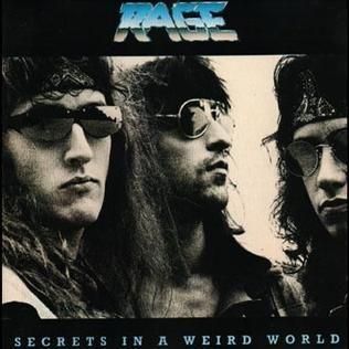 Portada del álbum "Secrets in a Weird World", de Rage
