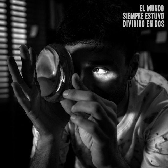 Single/EP cover of "EL MUNDO SIEMPRE ESTUVO DIVIDIDO EN DOS" by Alan Sutton y las criaturitas de la ansiedad