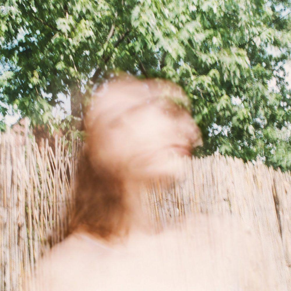 Portada de Sencillo/EP "Preoccupy / The Moon", de Common Holly