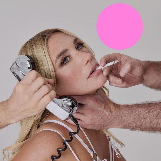 Portada del álbum "BOY CRAZY.", de Kesha