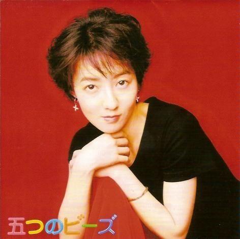 Capa do álbum "Itsutsu No Beads", de Kasahara Hiroko