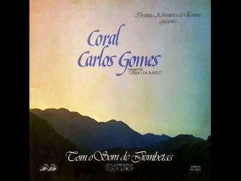 Portada de Álbum "Com o Som de Trombetas", de Coral Carlos Gomes