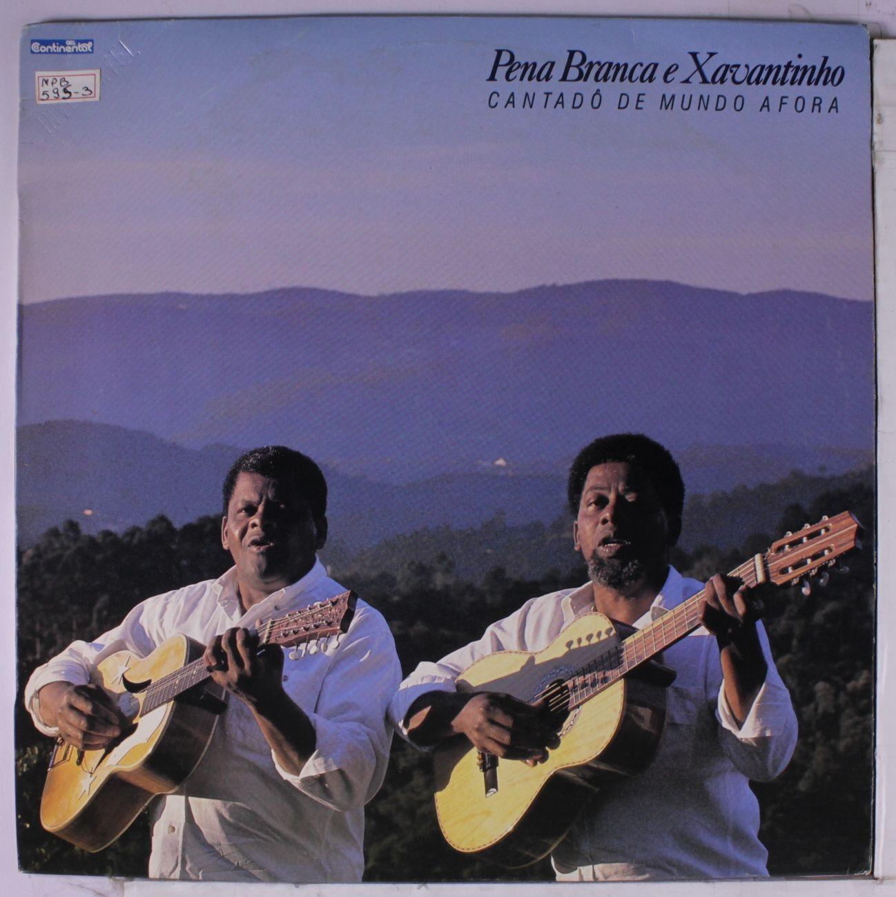 Portada de Álbum "Cantadô de Mundo Afora", de Pena Branca e Xavantinho