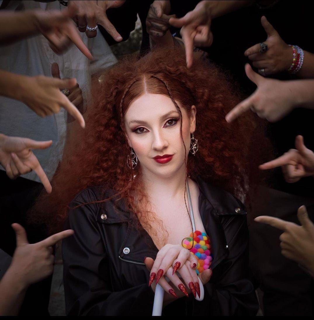 Capa do álbum "Supostamente ", de Bea Duarte