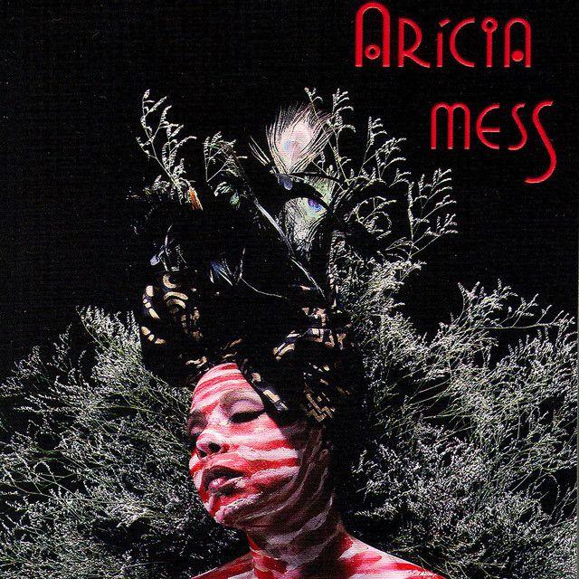 Capa do Álbum "Onde Mora o Segredo", de Aricia Mess