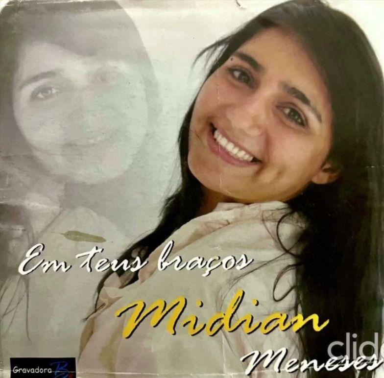 Portada de Álbum "Em Teus Braços", de Midian Menezes