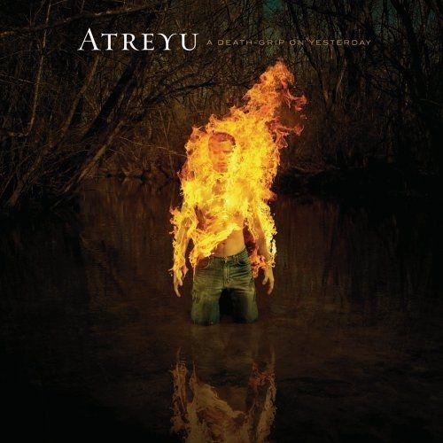 Portada de Álbum "A Death Grip on Yesterday", de Atreyu