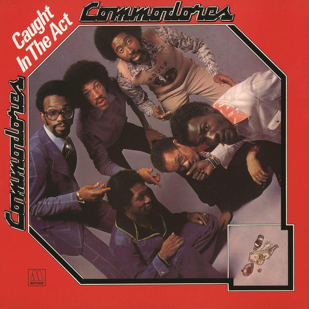 Portada del álbum "Caught In The Act ", de The Commodores