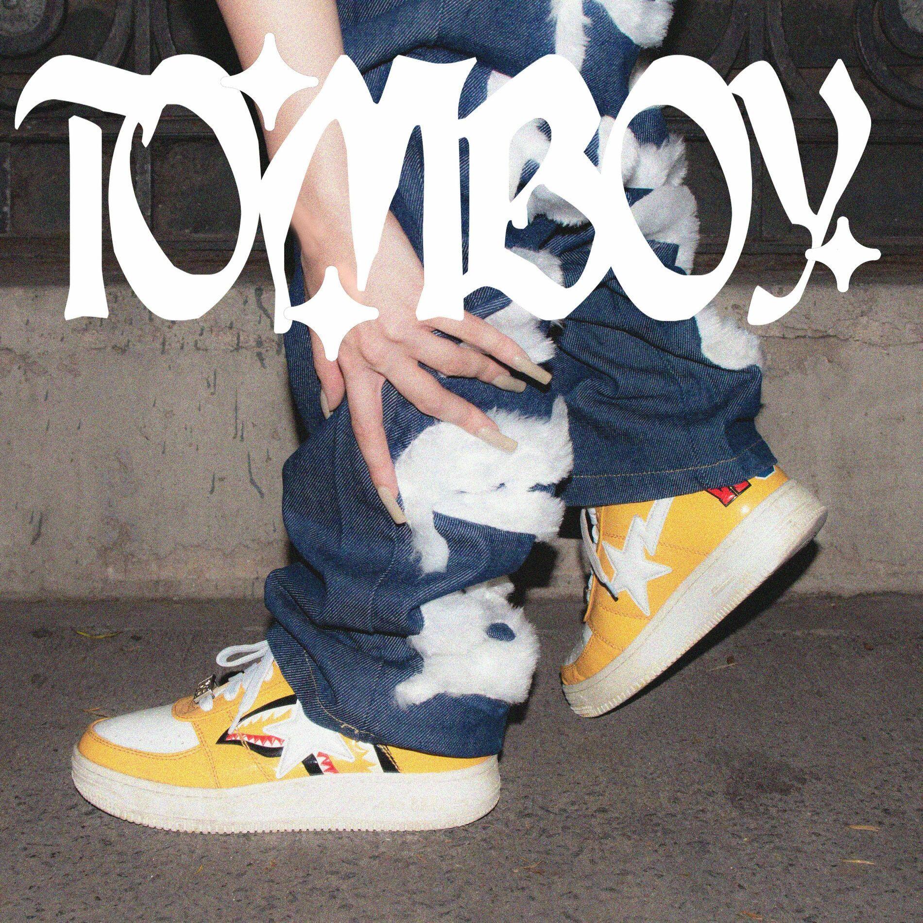Capa do álbum "TOMBOY", de Saramalacara