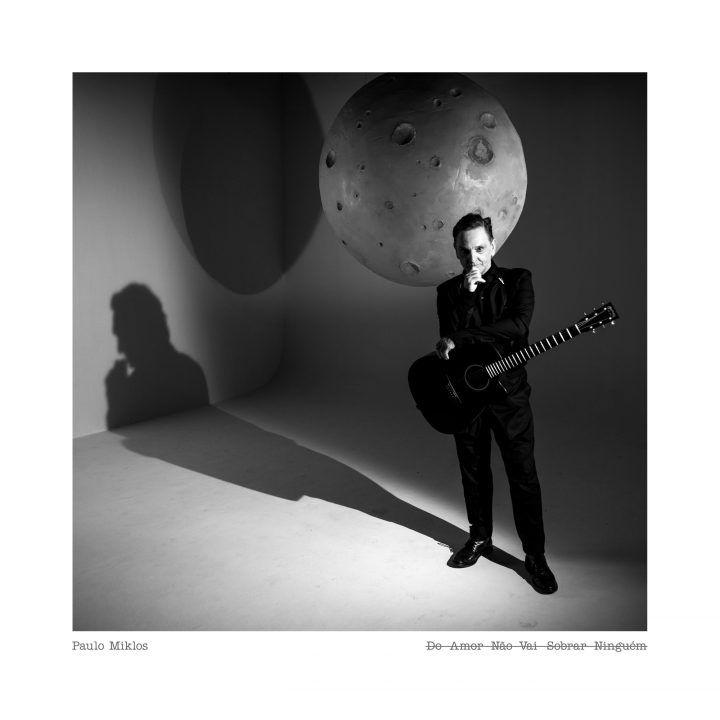 Portada de Álbum "Do Amor Não Vai Sobrar Ninguém", de Paulo Miklos