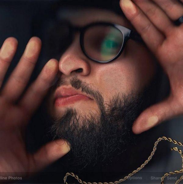 Capa do Álbum "Uncomfortable", de Andy Mineo