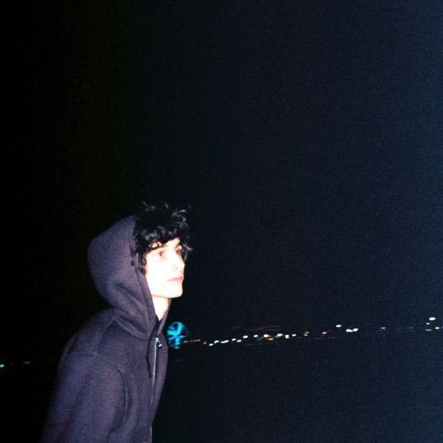 Portada del álbum "never find u", de sombr