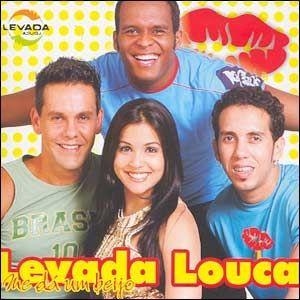 Capa do Álbum "Me Dá um Beijo", de Levada Louca