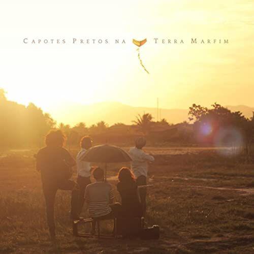 Portada de Álbum "Capotes Pretos Na Terra Marfim", de Capotes Pretos na Terra Marfim