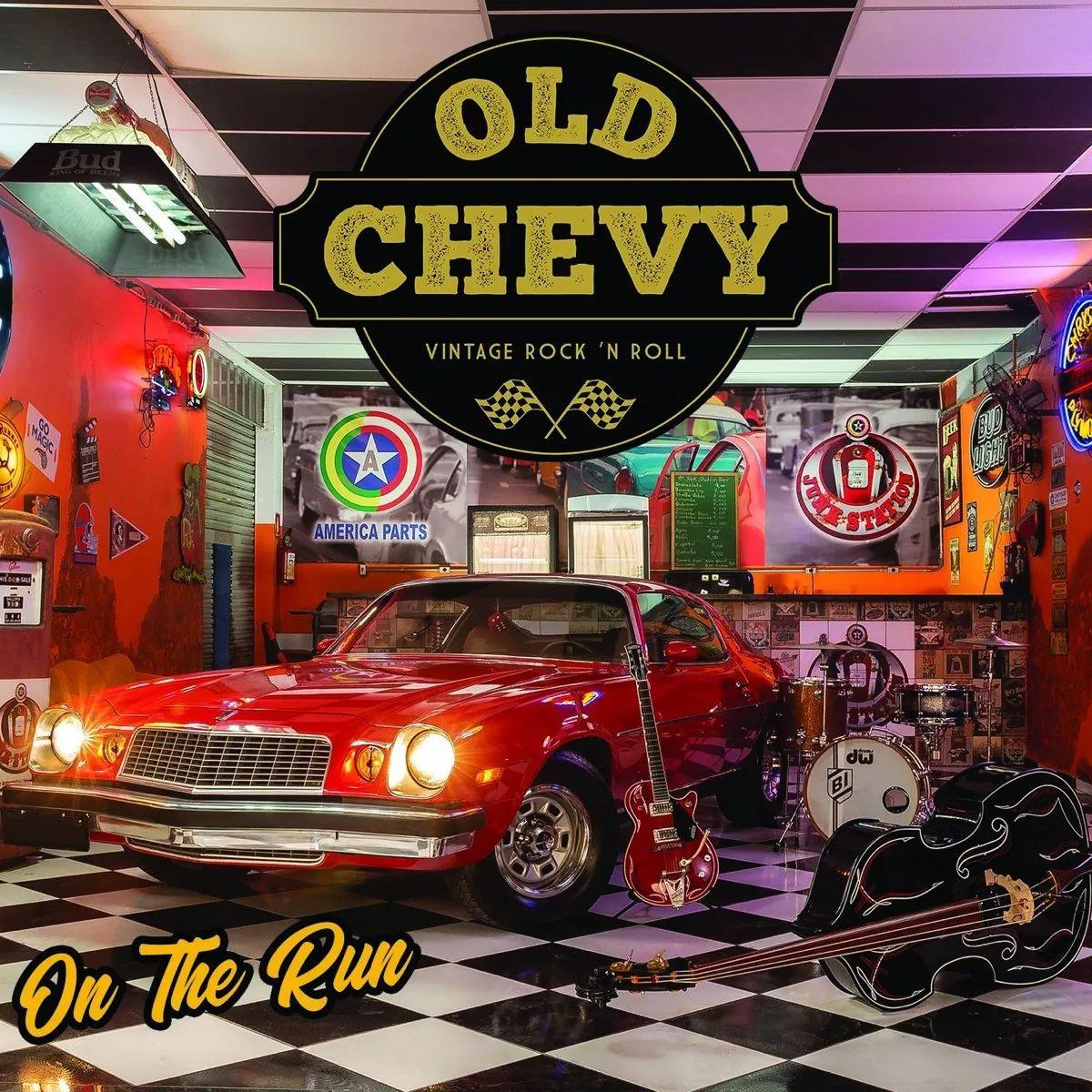 Portada de Álbum "On The Run", de Old Chevy