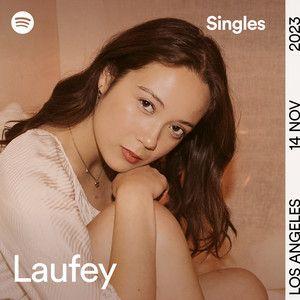 Capa do álbum "Spotify Singles Holiday", de Laufey