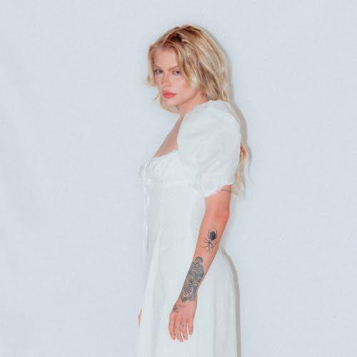 Portada del álbum "Chico (English Version)", de Luísa Sonza