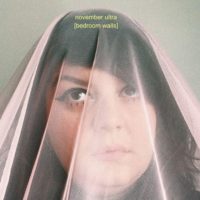 Portada de Álbum "bedroom walls", de November Ultra