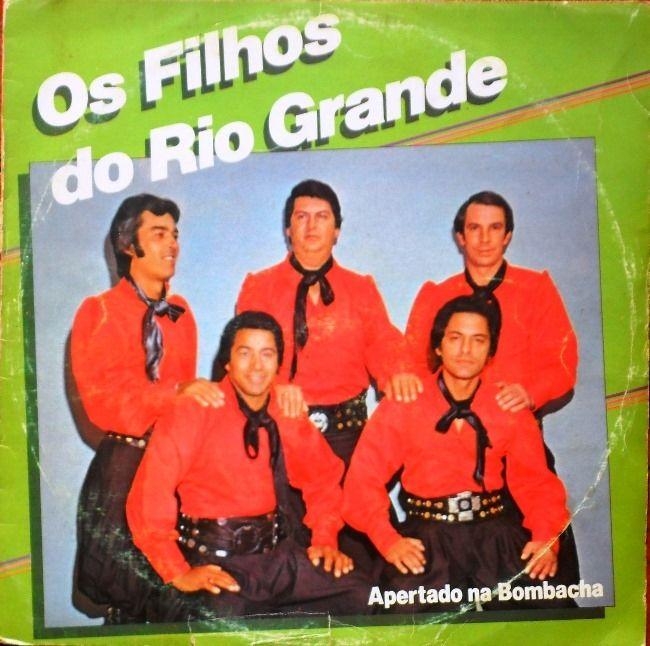 Portada de Álbum "Apertado Na Bombacha", de Os Filhos do Rio Grande