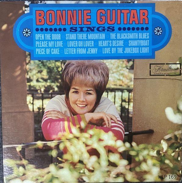 Portada de Álbum "Bonnie Guitar Sings", de Bonnie Guitar
