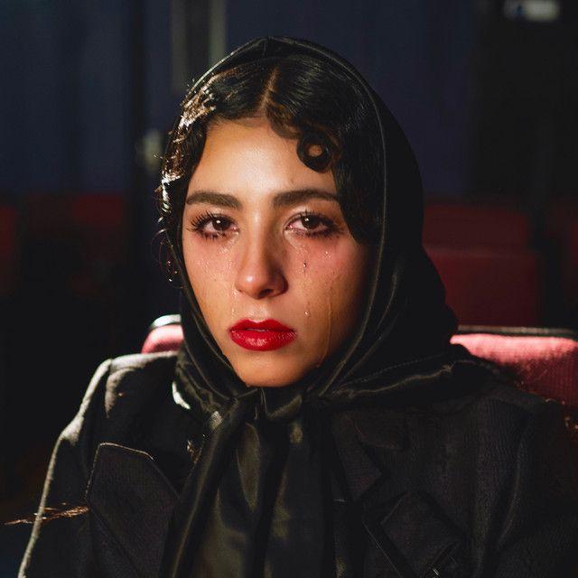 Portada de Sencillo/EP "Crying", de Pom Pom Squad