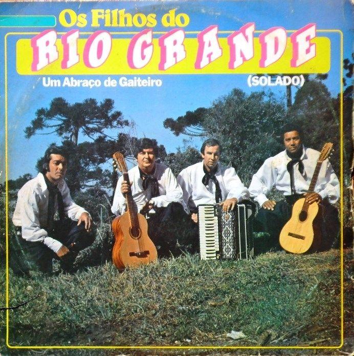 Portada de Álbum "Um Abraço de Gaiteiro", de Os Filhos do Rio Grande