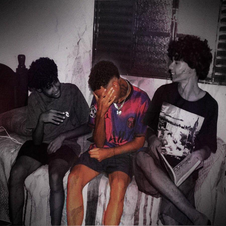 Capa do Álbum "Simplesmente um Astro!!", de ThzinN