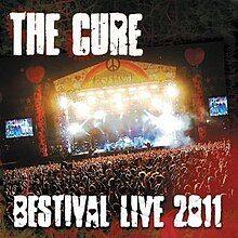 Portada del álbum "Bestival Live 2011", de The Cure