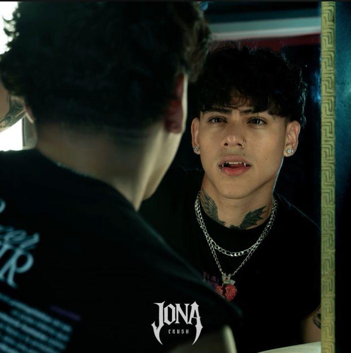 Portada de Sencillo/EP "DARK LOVE", de JONA CRUSH