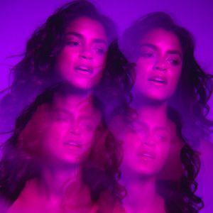 Portada de Sencillo/EP "AVISA (Deluxe)", de Lucy Alves