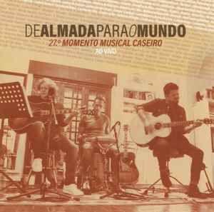 Portada de Álbum "De Almada Para O Mundo - 27.º Momento Musical Caseiro Ao Vivo", de UHF
