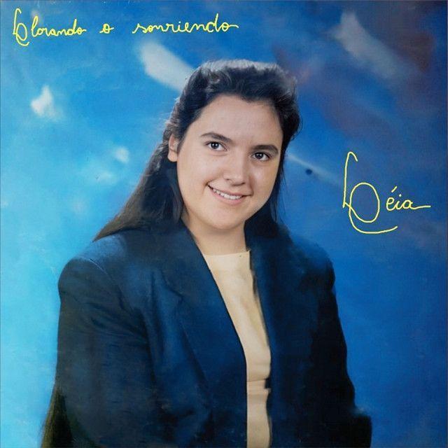 Portada de Álbum "Llorando o Soriendo", de Leia Miranda