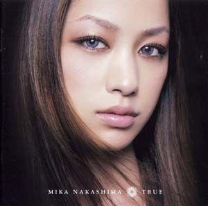 Portada del álbum "TRUE", de Mika Nakashima
